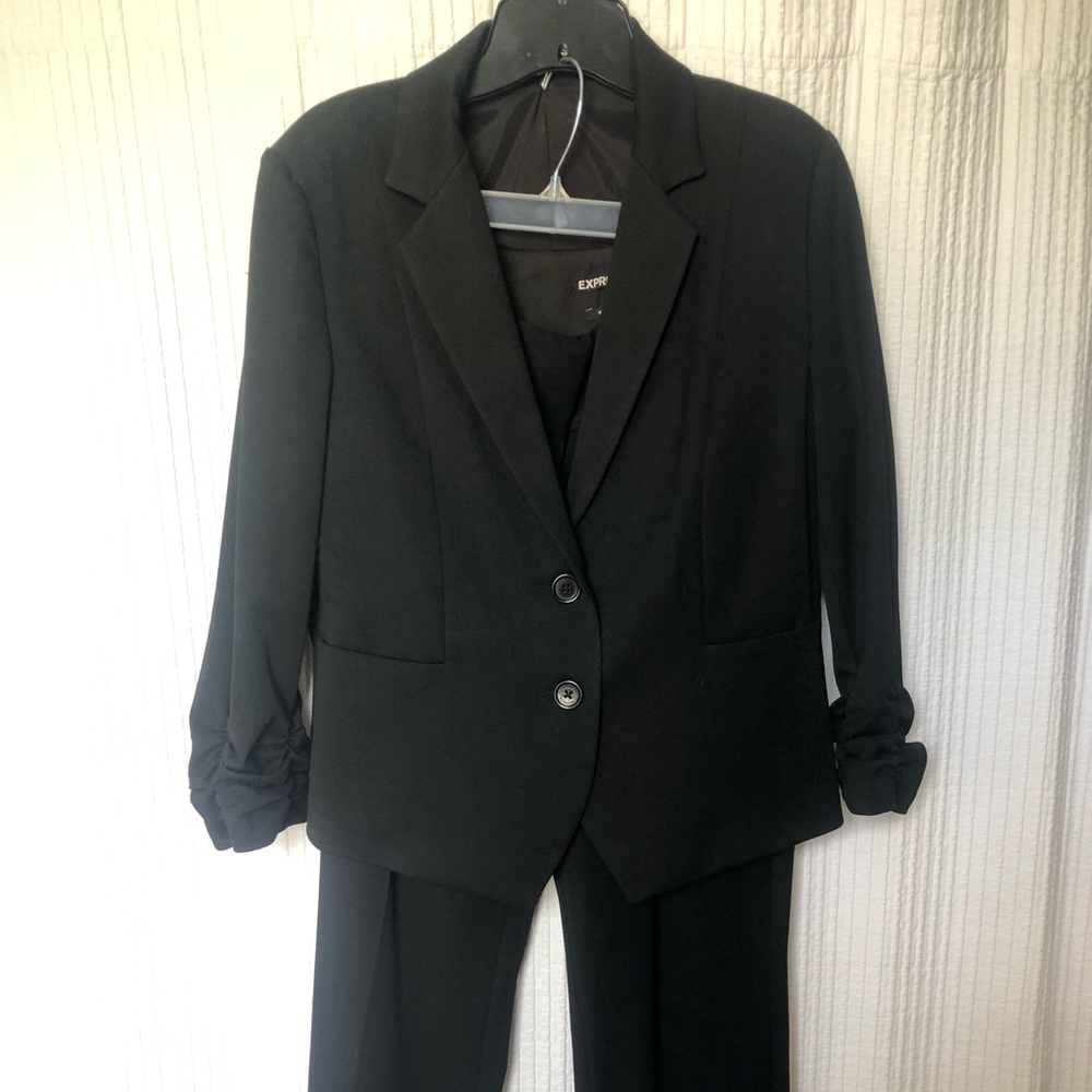 Express Women’s suit